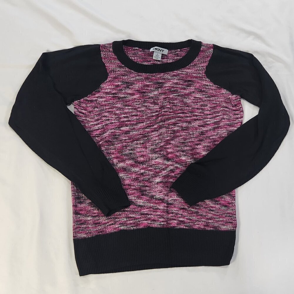 DKNY Pink top with black sleeves. Medium
Lot I